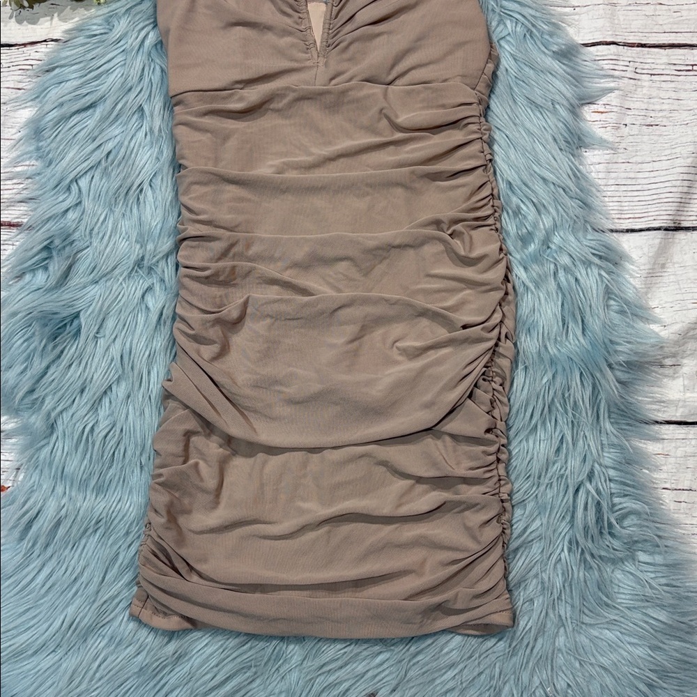 O. Vianca Blush Nude Pink V Neckline Ruched Mesh Mini Dress - Picture 4 of 8